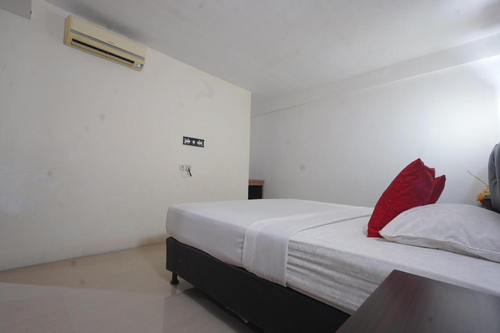 Collection O Losari Near Pantai Losari Formerly Hotel Grand Populer Makassar Eksteriør bilde
